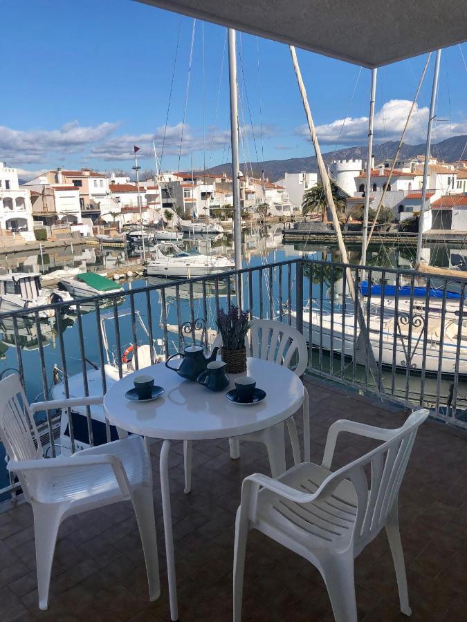 Apt Port Rhodes C, 2 Chbres, 2 Terrasses, Vue Sur Canal Principal De La Marina Et Sur Les Pyrenees Apartman Empuriabrava Kültér fotó